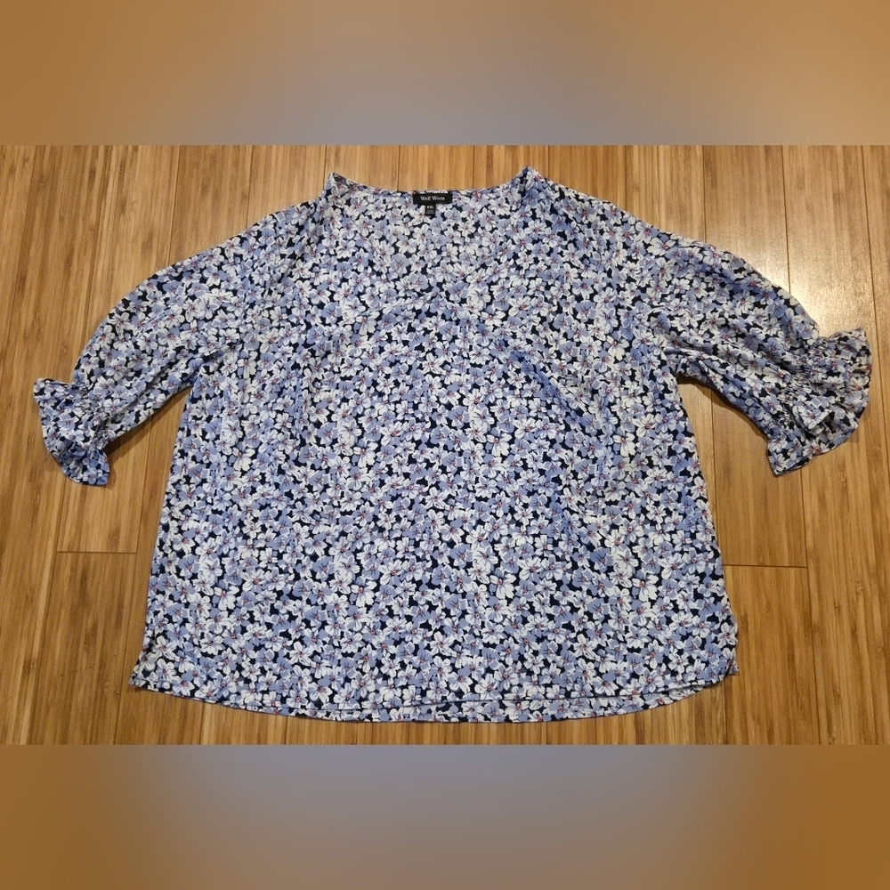 NWOT Well Worn Floral Top